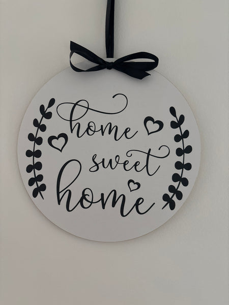 Home Sweet Home Wooden Wall Plaque – 25cm Rustic Welcome Sign | Housewarming Gift & Home Decor